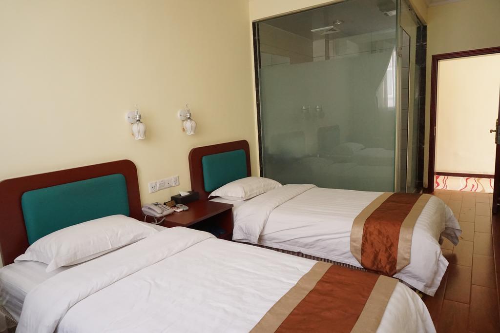 Guangdong Oversea Chinese Hotel Kuangcsou Szoba fotó